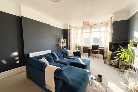 3 bedroom flat for sale, Westcliff-on-Sea SS0