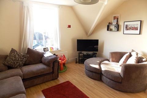 2 bedroom apartment to rent, Gatestone Road, London, SE19