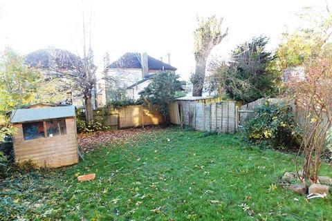 2 bedroom apartment to rent, Gatestone Road, London, SE19