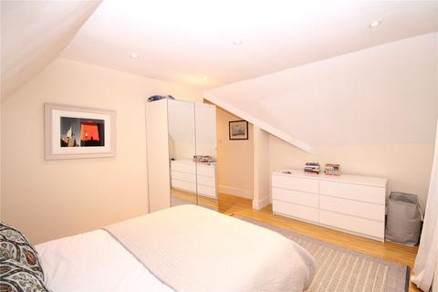 2 bedroom apartment to rent, Gatestone Road, London, SE19