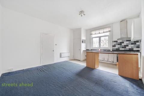 2 bedroom apartment to rent, Birdhurst Rise, South Croydon, CR2