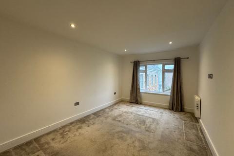 2 bedroom flat to rent, Andover Lodge Flat 4, St Peter, JE3 7AF