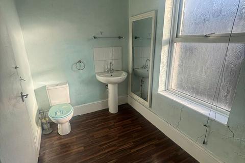 undefined, 34 Desborough Road