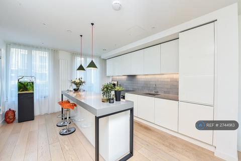 4 bedroom terraced house to rent, Starboard Way, London, E16