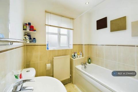 1 bedroom in a house share to rent, Hornbeam Road, Peterborough, PE7