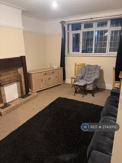 2 bedroom flat to rent, Station Road, Sidcup, DA17