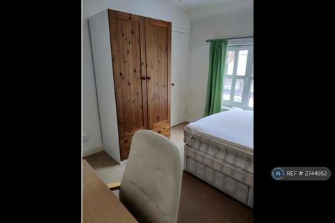 1 bedroom in a flat share to rent, Westfield Place, Dundee, DD1
