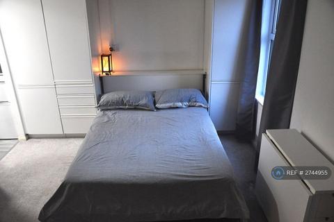 undefined, Shinners Close, London, SE25