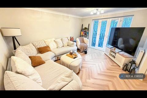 undefined, Itea Court, Uxbridge, UB8
