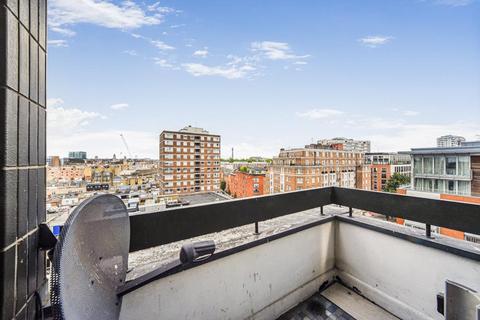2 bedroom apartment to rent, The Water Gardens, London