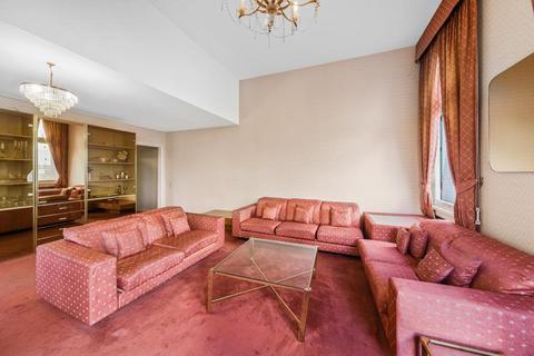2 bedroom apartment to rent, The Water Gardens, London