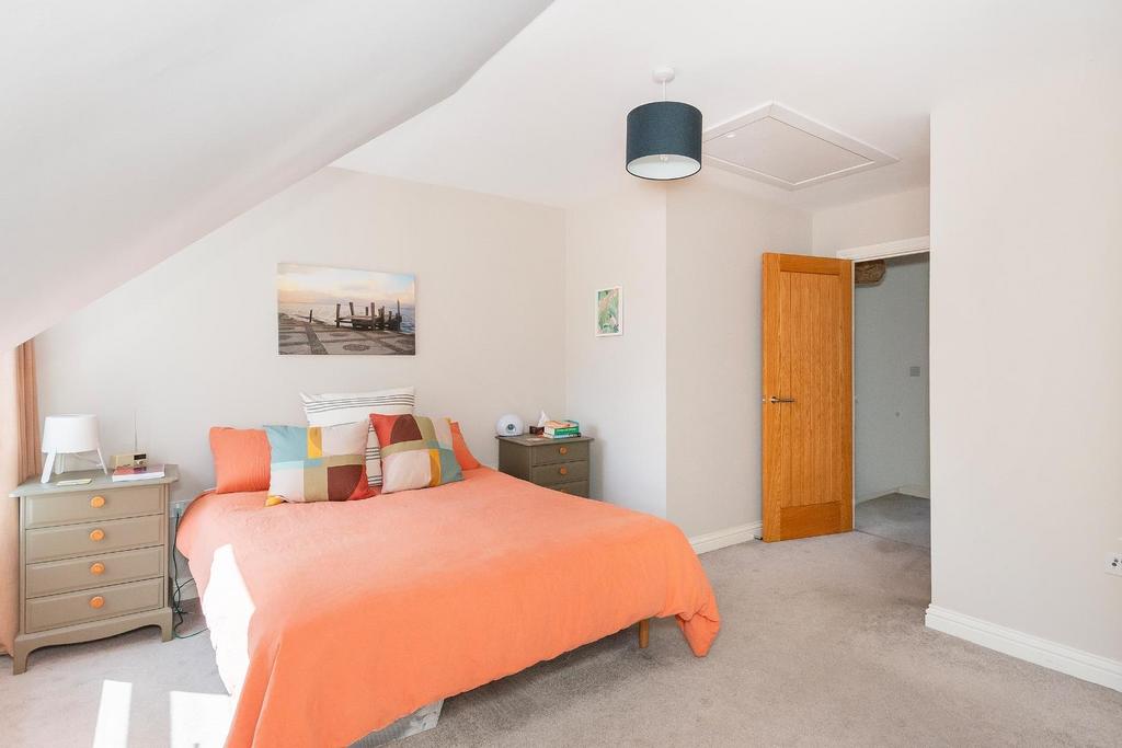 0 S7 FRBR - Bedroom H.jpg