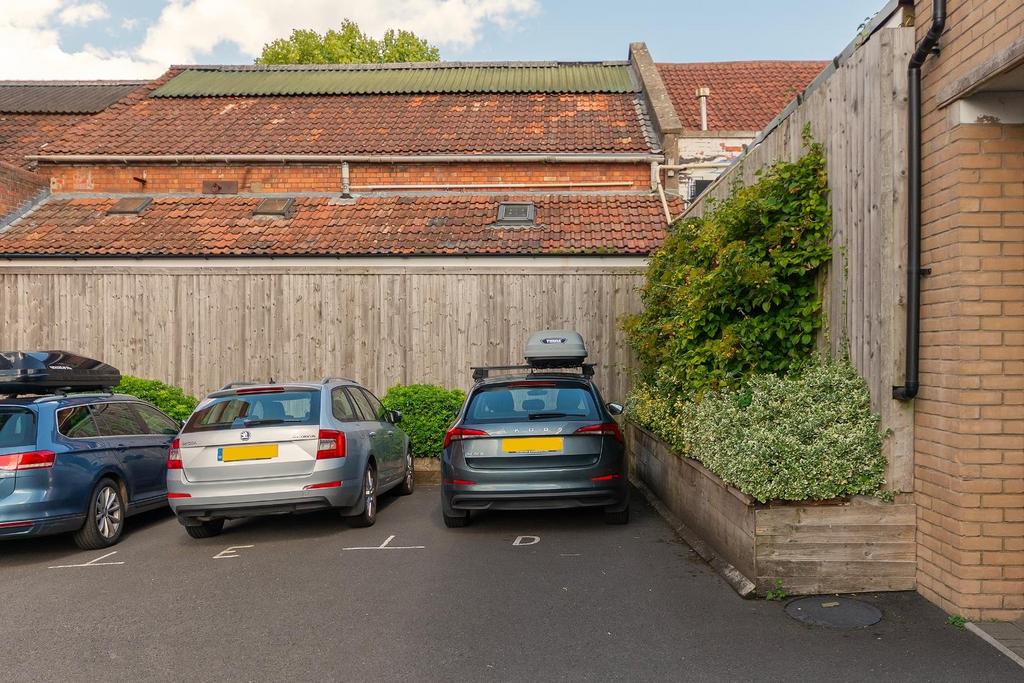 0 S7 FRBR - Parking A.jpg