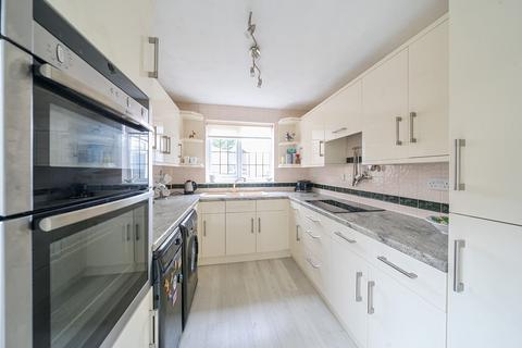 undefined, Royce Close, Bedfordshire LU6
