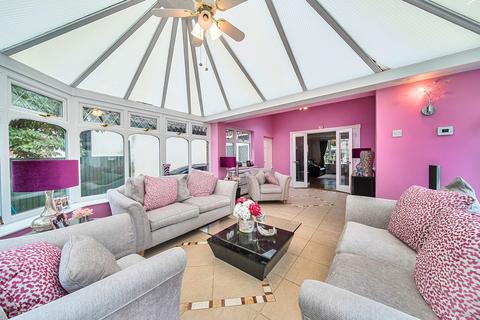 6 bedroom detached house for sale, Broadwood Avenue, Ruislip