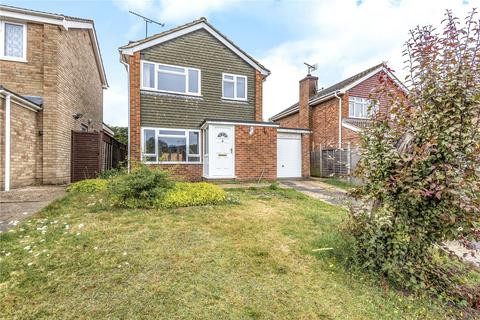 3 bedroom detached house to rent, Alphington Avenue, Frimley, Camberley, Surrey, GU16