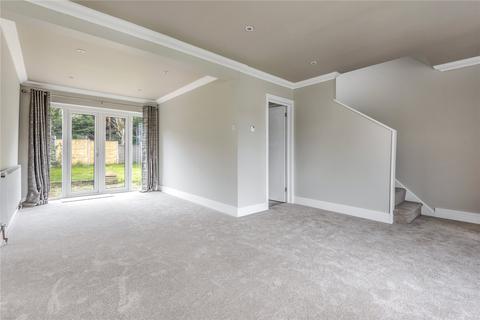 3 bedroom detached house to rent, Alphington Avenue, Frimley, Camberley, Surrey, GU16