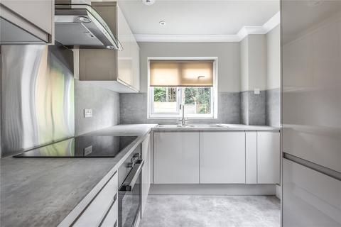 3 bedroom detached house to rent, Alphington Avenue, Frimley, Camberley, Surrey, GU16