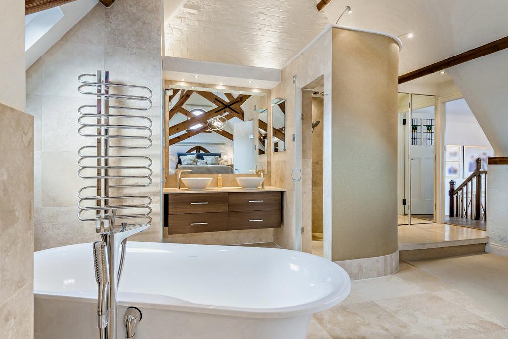 Principal Bathroom