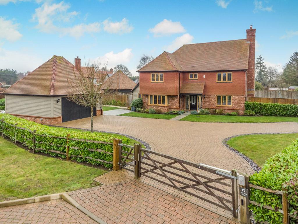 17 Polo Field Drive