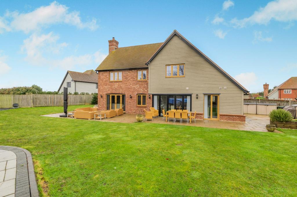 17 Polo Field Drive