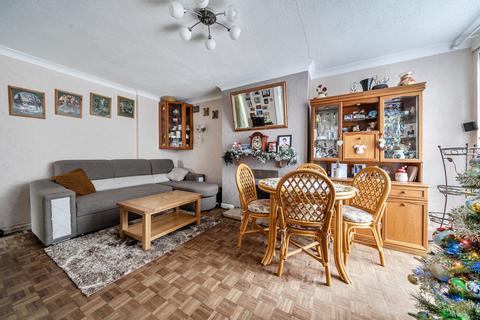 undefined, Mowbray Drive, Tilehurst, Reading