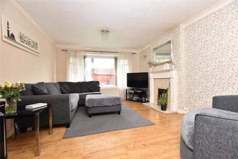 3 bedroom semi-detached house for sale, Charnwood Bank, Batley, West Yorkshire