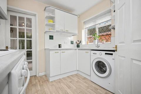 2 bedroom bungalow for sale, Deneside, Ossett, West Yorkshire