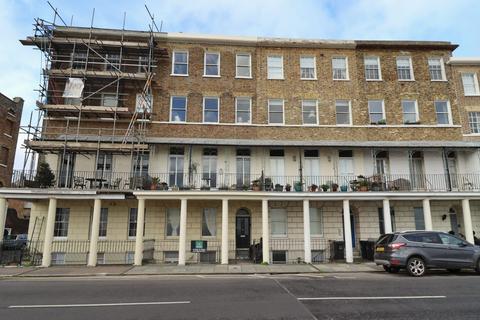 2 bedroom apartment to rent, Wellington Crescent, Ramsgate