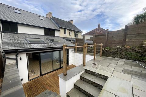 4 bedroom terraced house to rent, North Down Road, Braunton, Devon, EX33