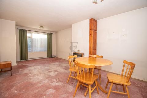 3 bedroom terraced house for sale, Julian Road, Leicester