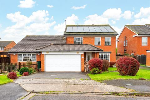 4 bedroom detached house for sale, Cumberland Close, Aylesbury, Buckinghamshire, HP21