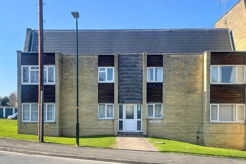 2 bedroom apartment for sale, Garland Court, Meadow Road, Cirencester, GL7