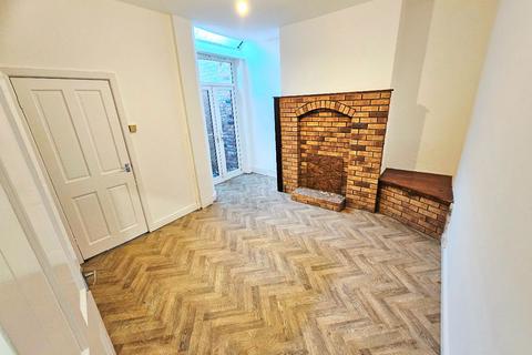 3 bedroom terraced house to rent, Fleeson Street, Rusholme, Manchester, M14