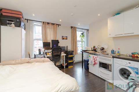 Studio to rent, North End Road, London W14