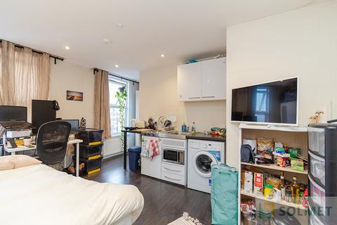 Studio to rent, North End Road, London W14