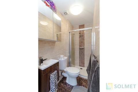 Studio to rent, North End Road, London W14