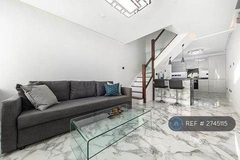 3 bedroom semi-detached house to rent, Glenthorne Road, Hammersmith, London, W6