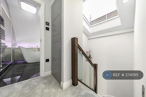 3 bedroom semi-detached house to rent, Glenthorne Road, Hammersmith, London, W6