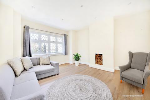 3 bedroom terraced house to rent, St James's Drive, London SW17