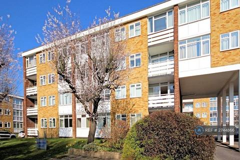 2 bedroom flat to rent, Radstone Court, Woking, GU22