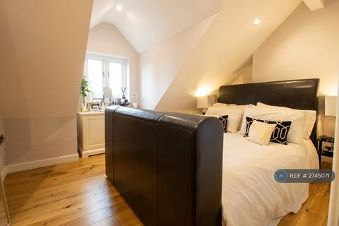 2 bedroom flat to rent, Harrogate Road, Leeds, LS17
