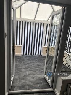 2 bedroom terraced house to rent, Ashton Road East, Failsworth, Manchester, M35