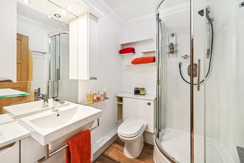 2 bedroom flat for sale, Octavia House, Medway Street, London, SW1P