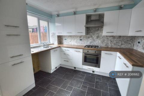 3 bedroom terraced house to rent, Kingfisher Way, Blyth, NE24