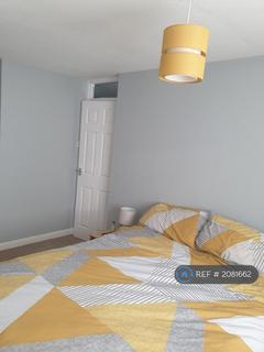 3 bedroom terraced house to rent, Kingfisher Way, Blyth, NE24