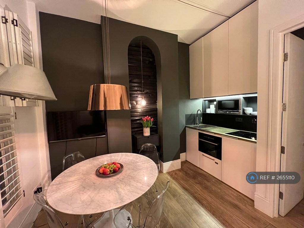 Dining & Kitchen