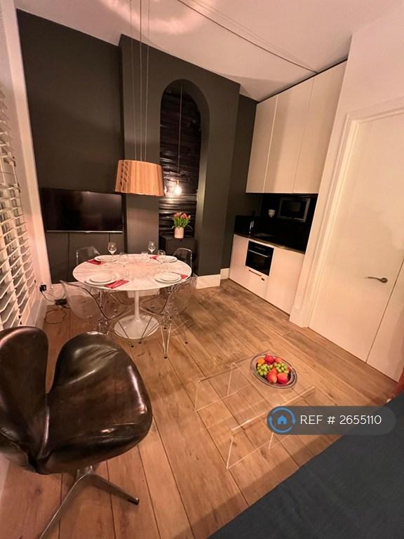 Dining & Kitchen