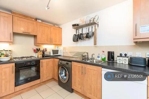 3 bedroom end of terrace house to rent, The Marish, Warwick, CV34
