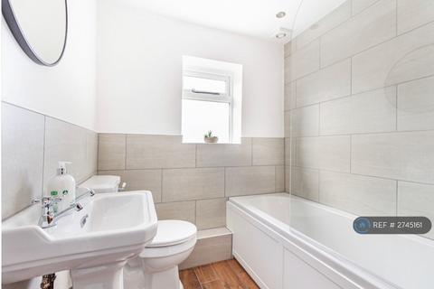 2 bedroom terraced house to rent, Holt Road, Cawston, Norwich, NR10